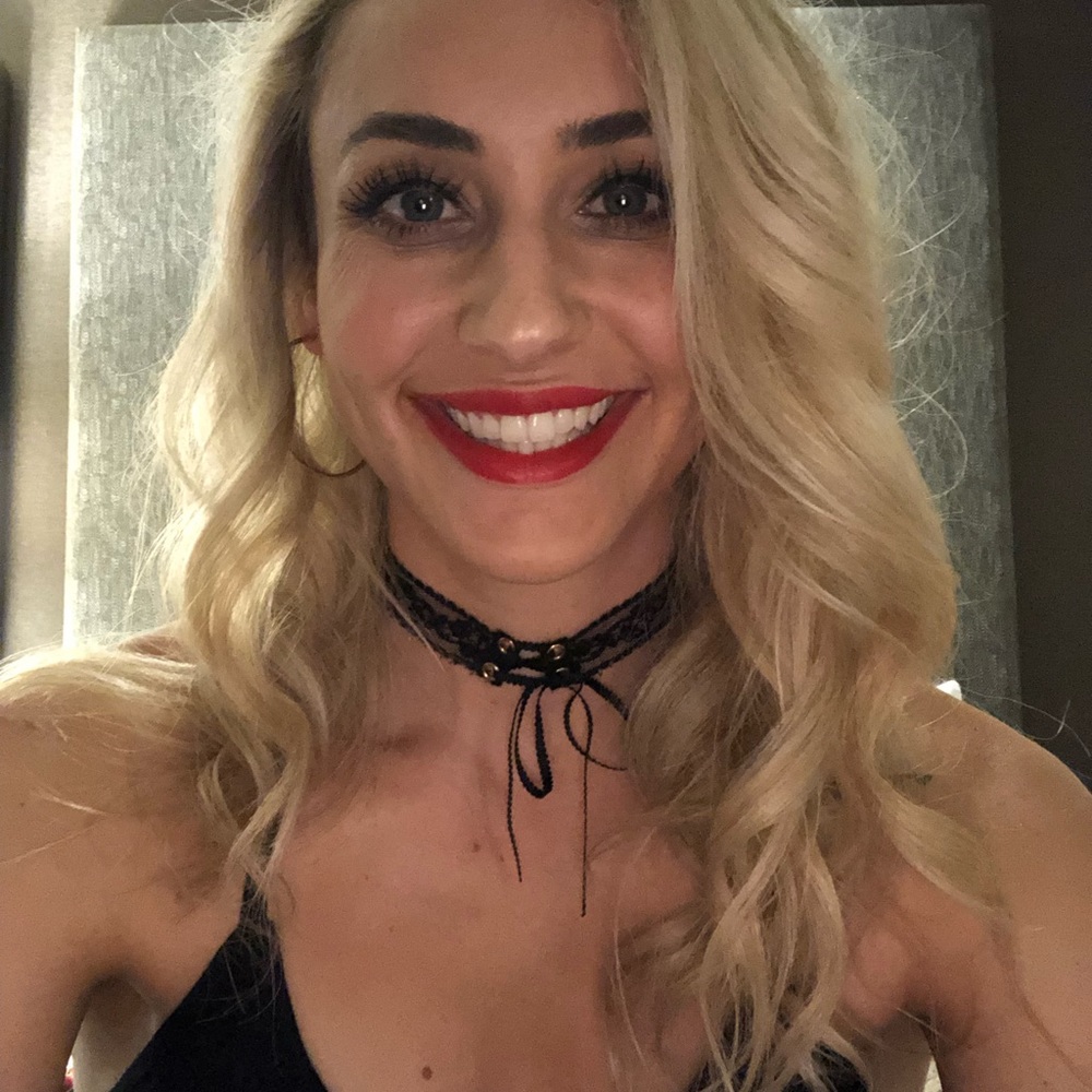 Meet your Posher, Victoria